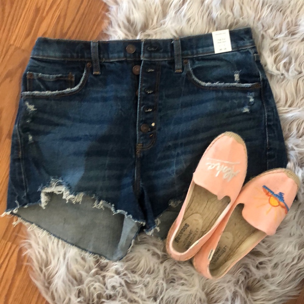 Abercrombie and Fitch High waist Distressed shorts